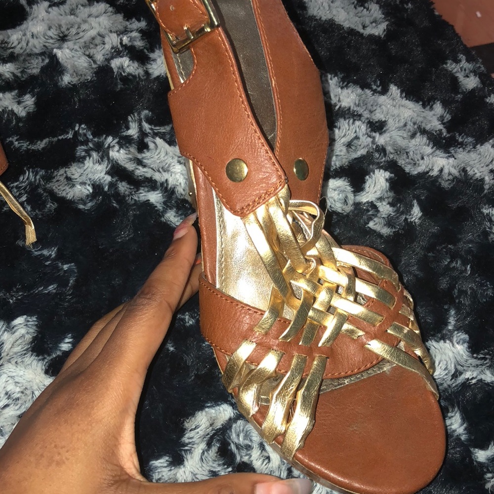 Summer wedges